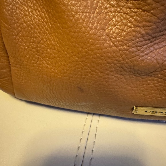 Coach Avery Leather Drawstring  (F27003) - Picture 7 of 8